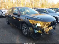 1HGCR2F3XHA070483 2017 HONDA ACCORD
