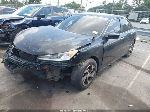 1HGCR2F3XHA072718 2017 HONDA ACCORD - Image 2