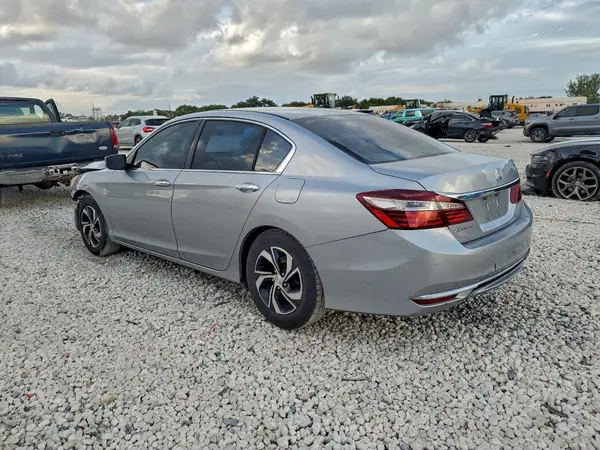 1HGCR2F3XHA074971 2017 HONDA ACCORD - Image 2