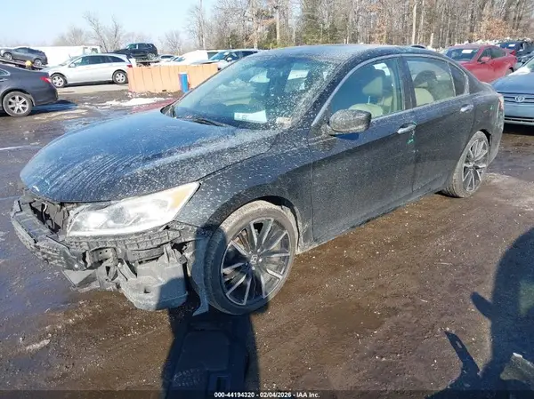 1HGCR2F3XHA078647 2017 HONDA ACCORD - Image 2