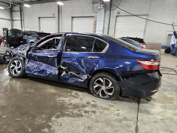 1HGCR2F3XHA094492 2017 HONDA ACCORD - Image 2