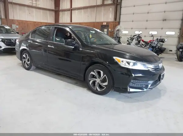 1HGCR2F3XHA099966 2017 HONDA ACCORD - Image 1