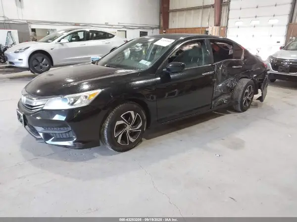 1HGCR2F3XHA099966 2017 HONDA ACCORD - Image 2