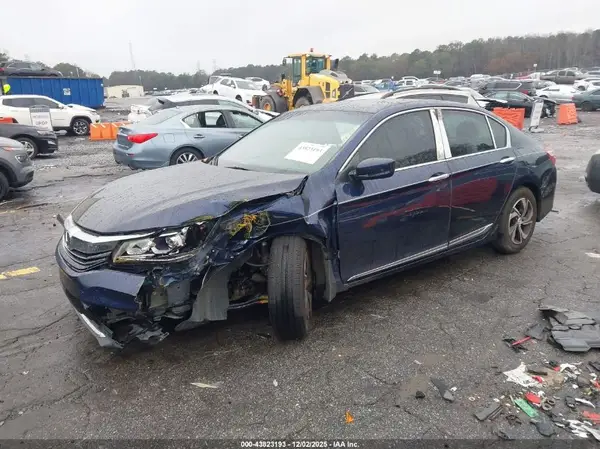 1HGCR2F3XHA107323 2017 HONDA ACCORD - Image 2