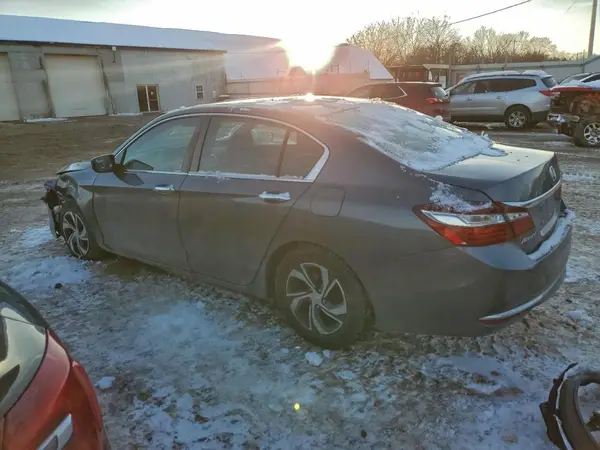 1HGCR2F3XHA112621 2017 HONDA ACCORD - Image 2