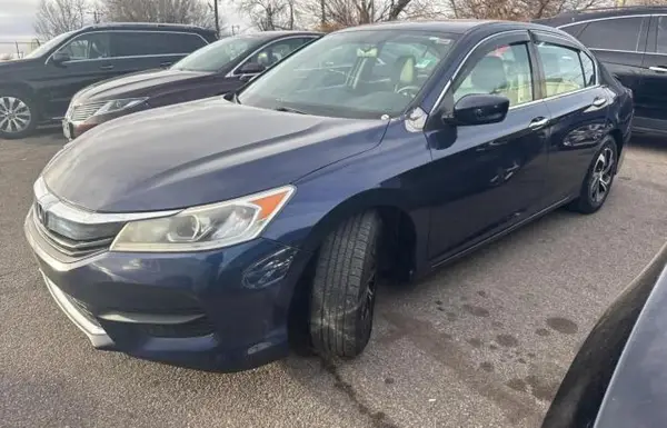 1HGCR2F3XHA113400 2017 HONDA ACCORD - Image 2