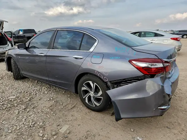 1HGCR2F3XHA114661 2017 HONDA ACCORD - Image 2
