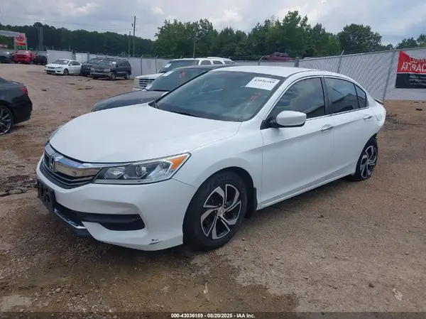 1HGCR2F3XHA120590 2017 HONDA ACCORD - Image 2