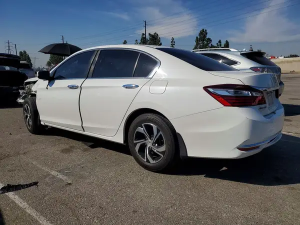 1HGCR2F3XHA123733 2017 HONDA ACCORD - Image 2
