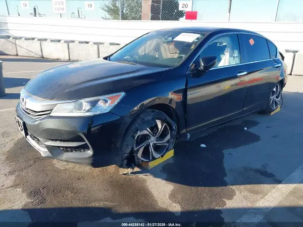 1HGCR2F3XHA124168 2017 HONDA ACCORD - Image 2