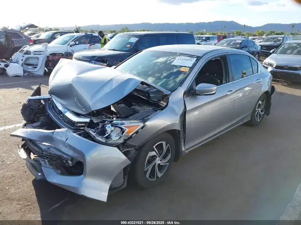 1HGCR2F3XHA124705 2017 HONDA ACCORD - Image 2
