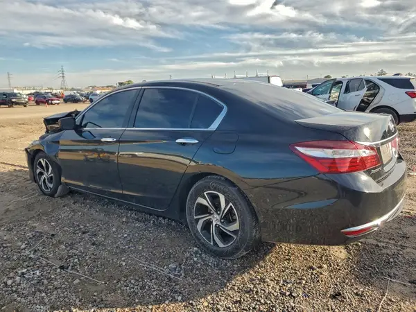 1HGCR2F3XHA125675 2017 HONDA ACCORD - Image 2