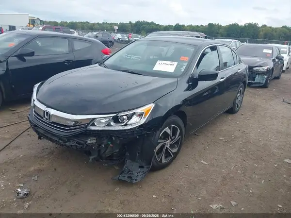 1HGCR2F3XHA126616 2017 HONDA ACCORD - Image 2