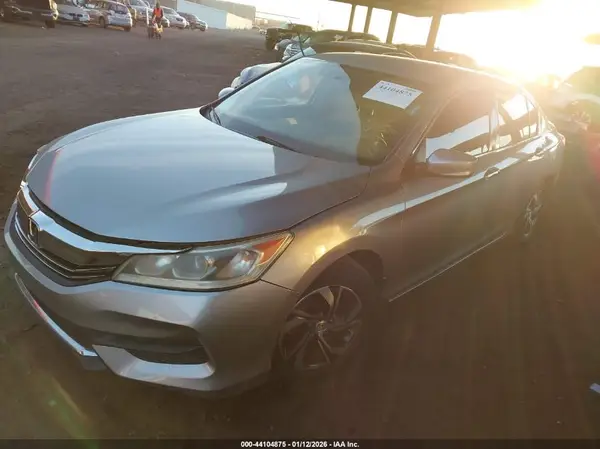 1HGCR2F3XHA138006 2017 HONDA ACCORD - Image 2