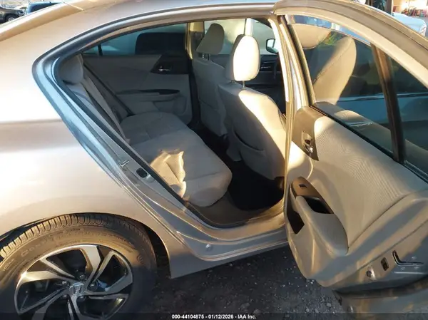 1HGCR2F3XHA138006 2017 HONDA ACCORD - Image 8