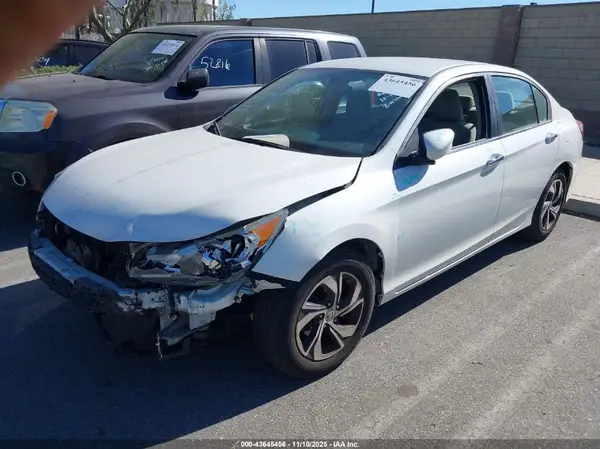 1HGCR2F3XHA140774 2017 HONDA ACCORD - Image 2