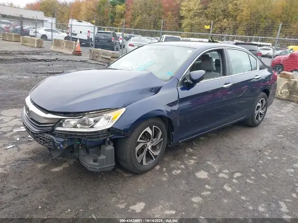 1HGCR2F3XHA166484 2017 HONDA ACCORD - Image 2