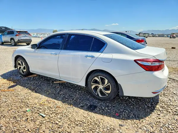1HGCR2F3XHA168400 2017 HONDA ACCORD - Image 2