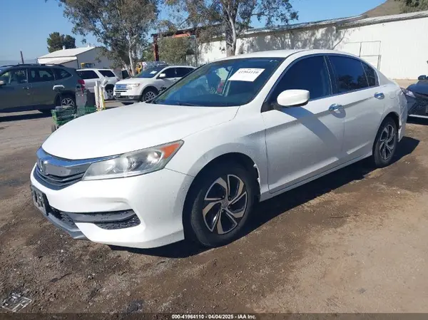 1HGCR2F3XHA189957 2017 HONDA ACCORD - Image 2