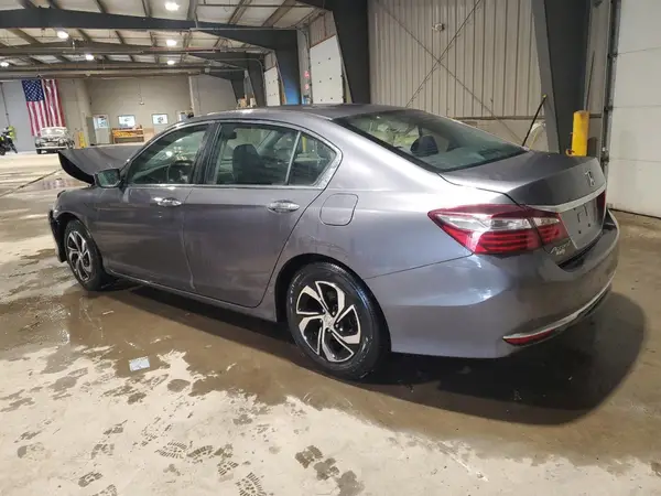 1HGCR2F3XHA197010 2017 HONDA ACCORD - Image 2