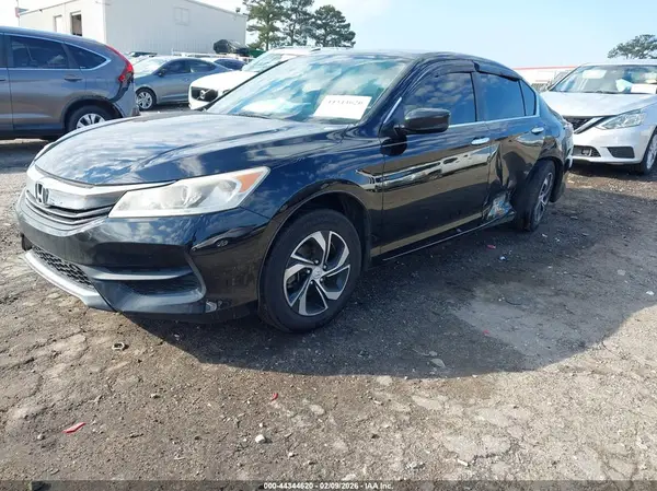 1HGCR2F3XHA205767 2017 HONDA ACCORD - Image 2