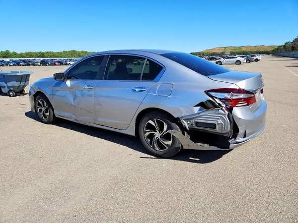 1HGCR2F3XHA206451 2017 HONDA ACCORD - Image 2