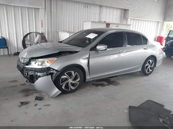 1HGCR2F3XHA210757 2017 HONDA ACCORD - Image 2
