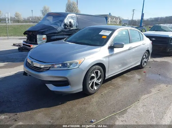1HGCR2F3XHA215196 2017 HONDA ACCORD - Image 2