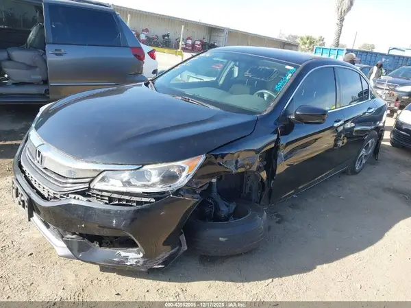 1HGCR2F3XHA217109 2017 HONDA ACCORD - Image 2