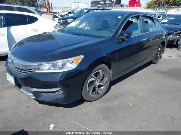 1HGCR2F3XHA226179 2017 HONDA ACCORD - Image 2