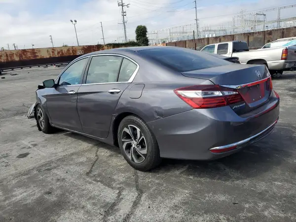 1HGCR2F3XHA232676 2017 HONDA ACCORD - Image 2