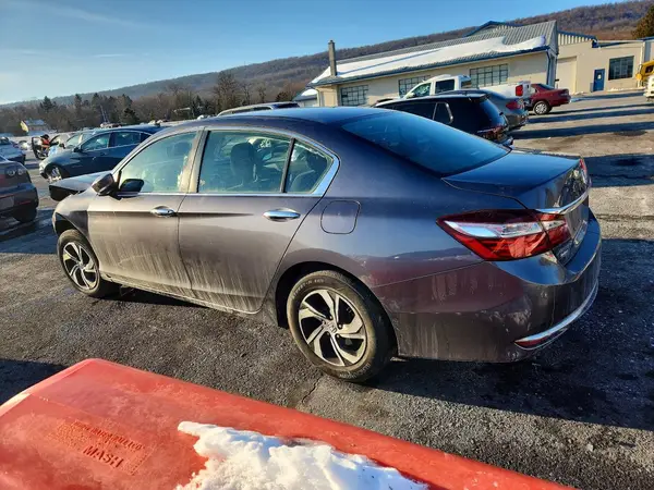 1HGCR2F3XHA248747 2017 HONDA ACCORD - Image 2