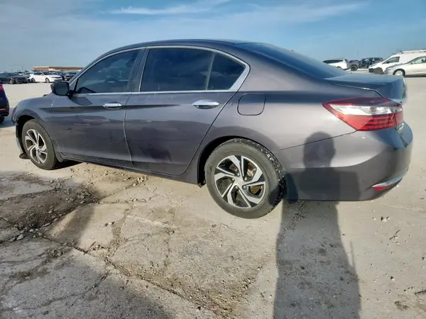 1HGCR2F3XHA264057 2017 HONDA ACCORD - Image 2