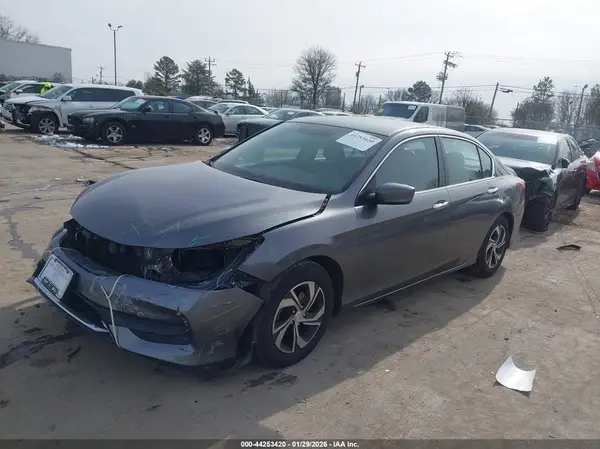1HGCR2F3XHA270005 2017 HONDA ACCORD - Image 2