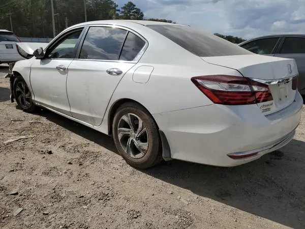 1HGCR2F3XHA275768 2017 HONDA ACCORD - Image 2