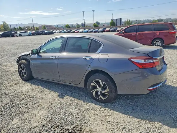 1HGCR2F3XHA286205 2017 HONDA ACCORD - Image 2