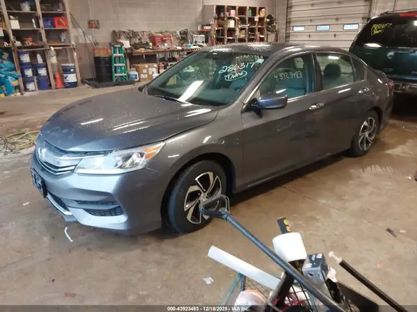 1HGCR2F3XHA286317 2017 HONDA ACCORD - Image 2