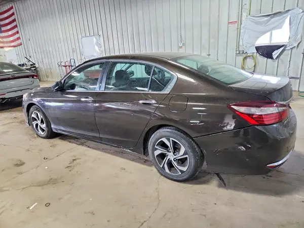 1HGCR2F3XHA294658 2017 HONDA ACCORD - Image 2