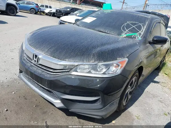 1HGCR2F3XHA301088 2017 HONDA ACCORD - Image 2