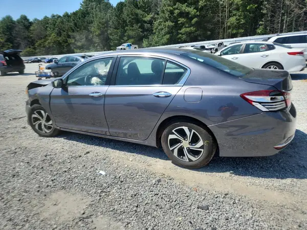1HGCR2F3XHA301947 2017 HONDA ACCORD - Image 2