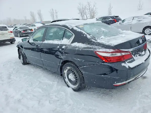 1HGCR2F3XHA807620 2017 HONDA ACCORD - Image 2