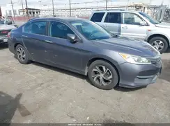 1HGCR2F40HA135592 2017 HONDA ACCORD