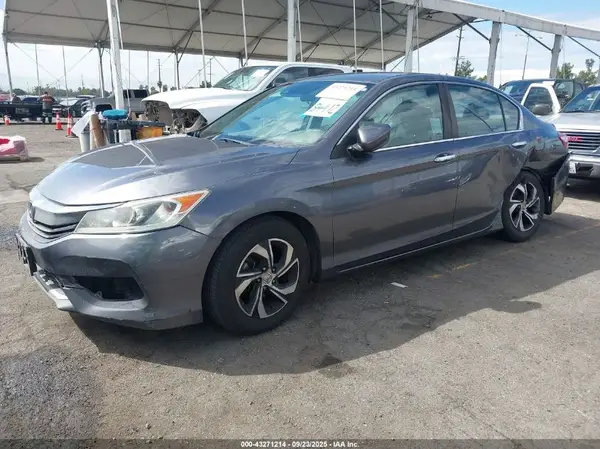 1HGCR2F40HA135592 2017 HONDA ACCORD - Image 2