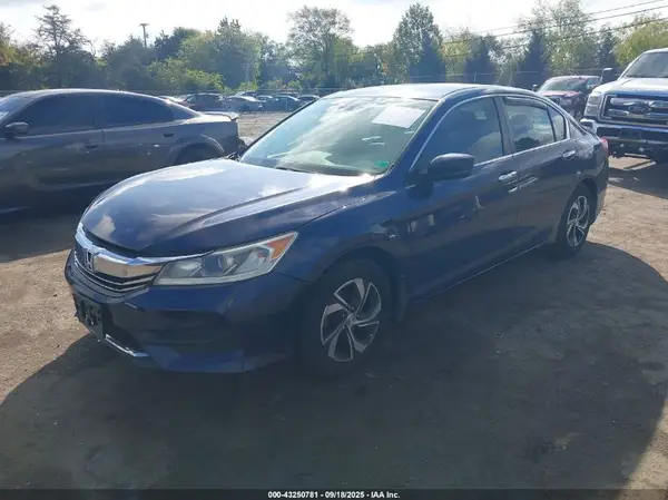 1HGCR2F47HA063225 2017 HONDA ACCORD - Image 2