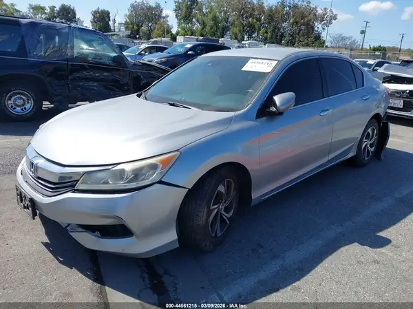 1HGCR2F49HA000093 2017 HONDA ACCORD - Image 2