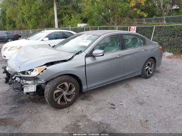 1HGCR2F49HA059905 2017 HONDA ACCORD - Image 2