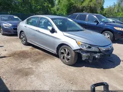1HGCR2F4XHA068712 2017 HONDA ACCORD