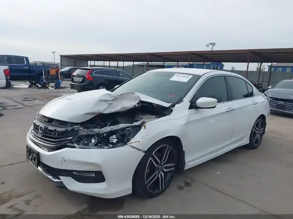 1HGCR2F50GA015718 2016 HONDA ACCORD - Image 2