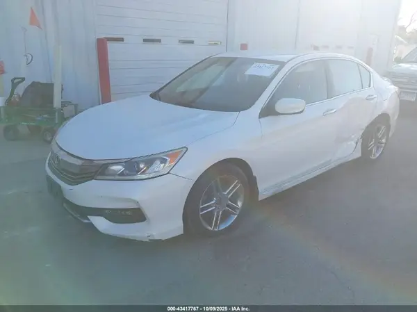 1HGCR2F50GA123210 2016 HONDA ACCORD - Image 2