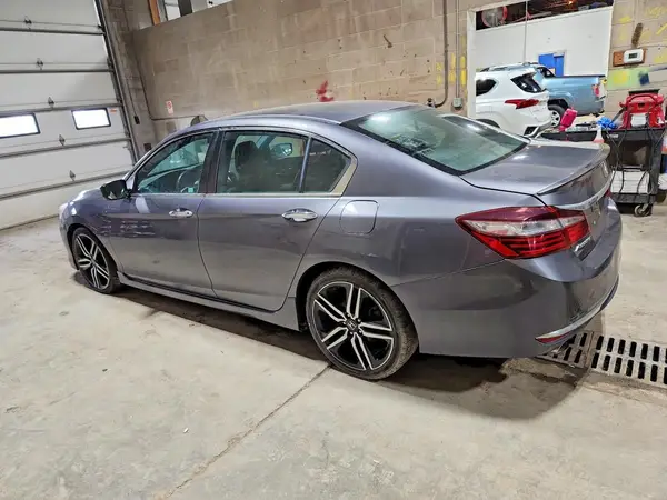 1HGCR2F50GA212582 2016 HONDA ACCORD - Image 2